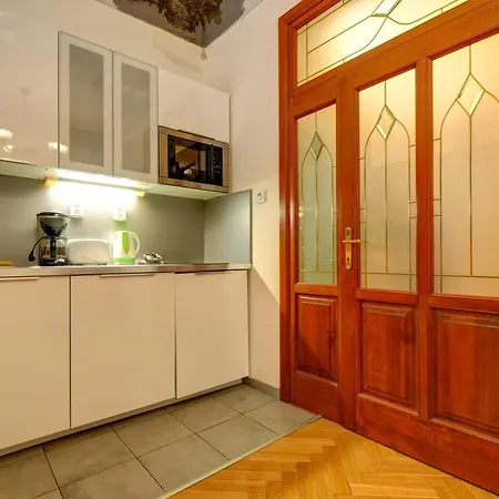 Historic Centre Viii Apartment *